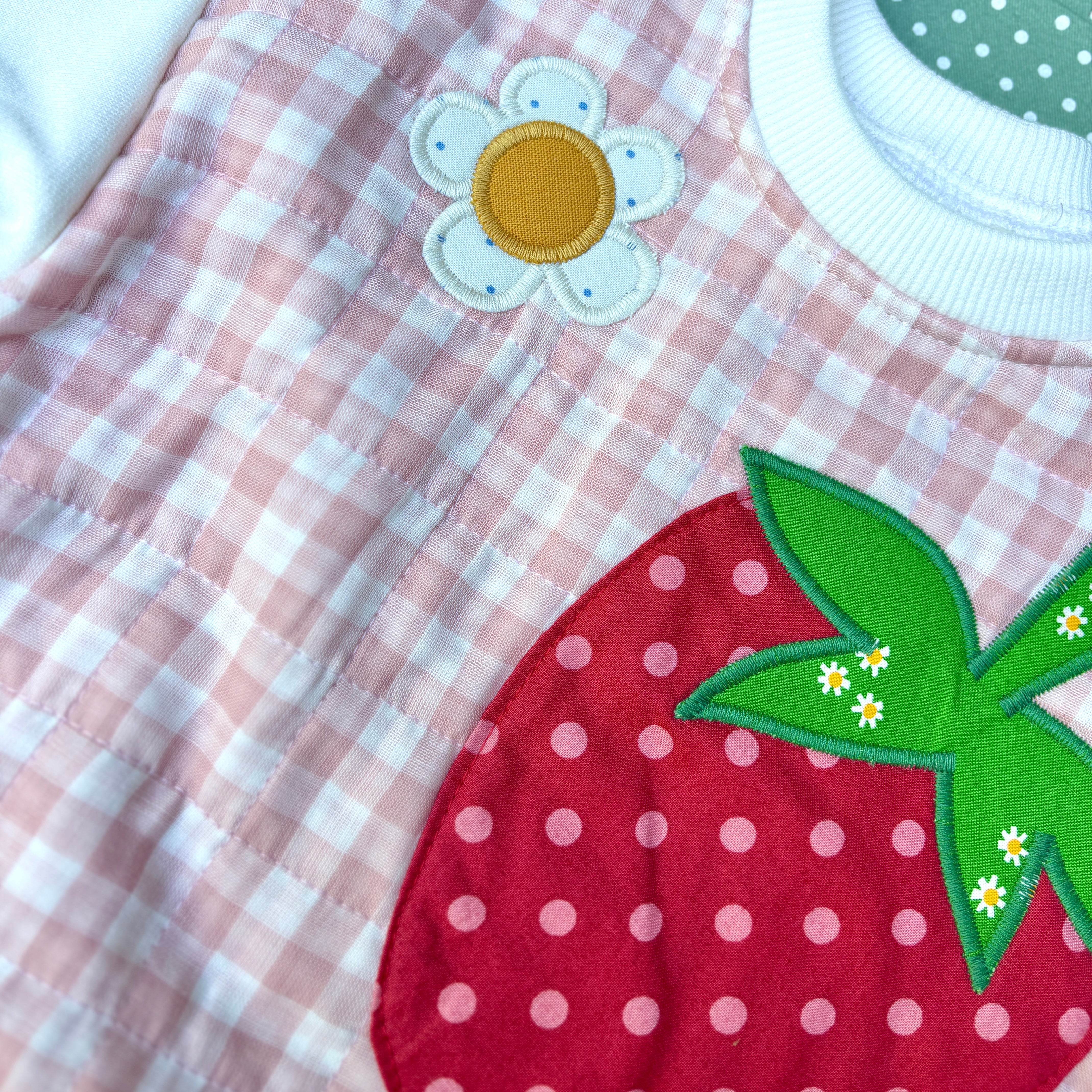 quilted STRAWBERRY baggy sweater