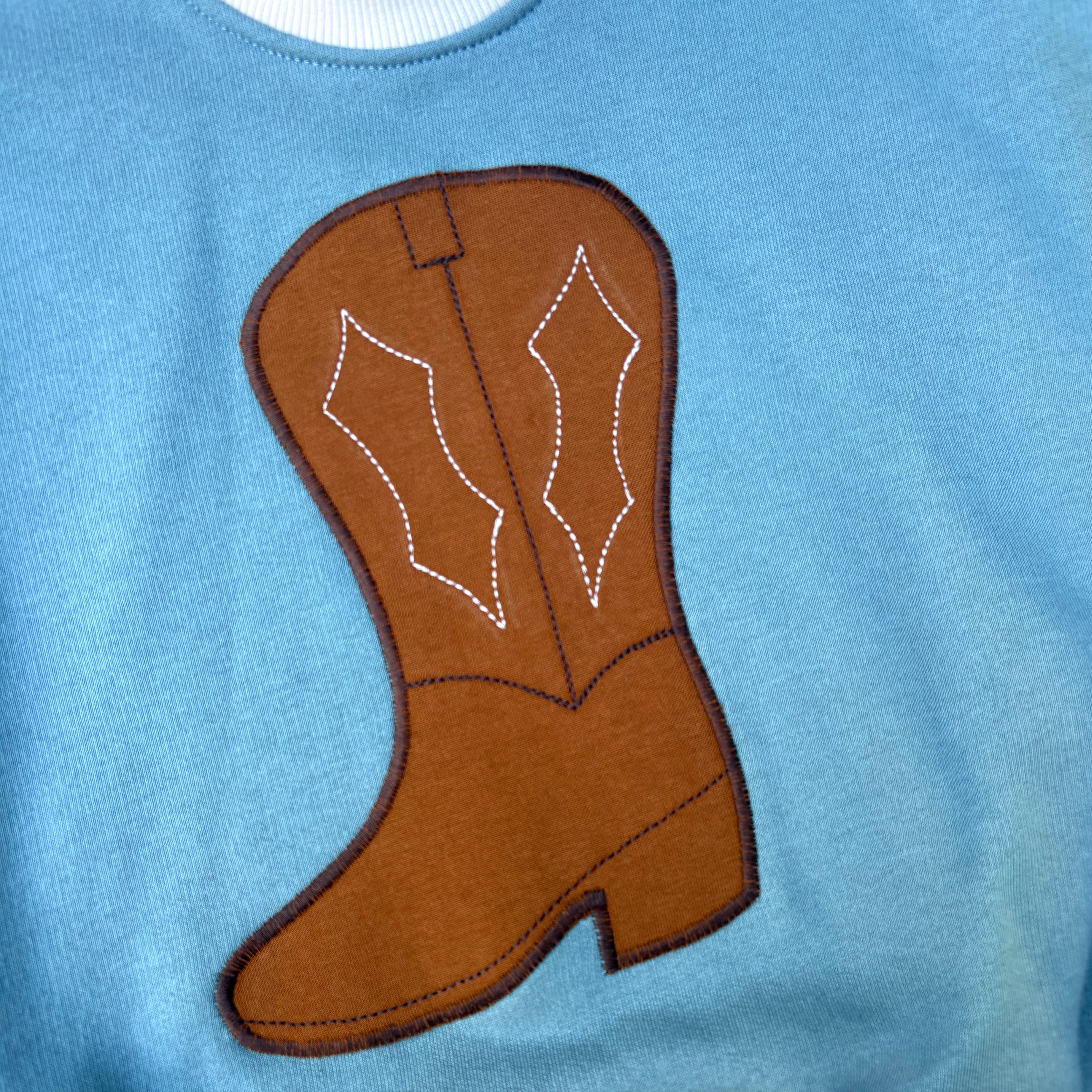 Cowboy boot sweater - big sizes
